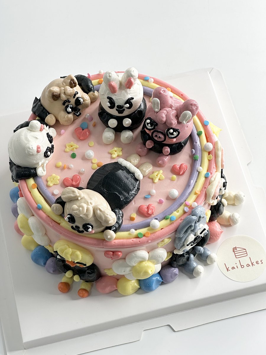 our version of the skzoo cake 🌈