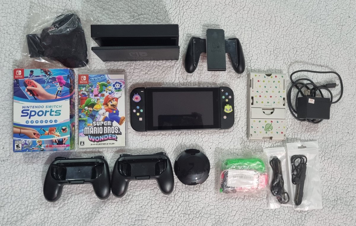 WTS LFB

NINTENDO SWITCH V2 with complete and extra accessories plus games. 

I'm selling it for P10,000, still open for nego.

Rfs: hindi na ginagamit. 
Mop: Gcash,Maya,BDO
QC Area or basta near QC. 

DM ME IF INTERESTED.