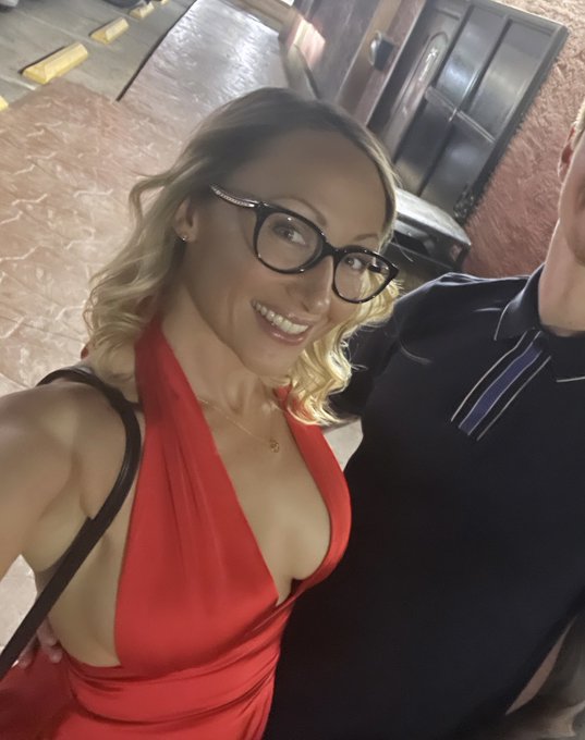 Wanna win over a lady like me?  Take me somewhere I can dress nice and have a good steak! 😍😍  I had so<a href="/tag/charmed"class="tags"><span>#charmed</span></a>