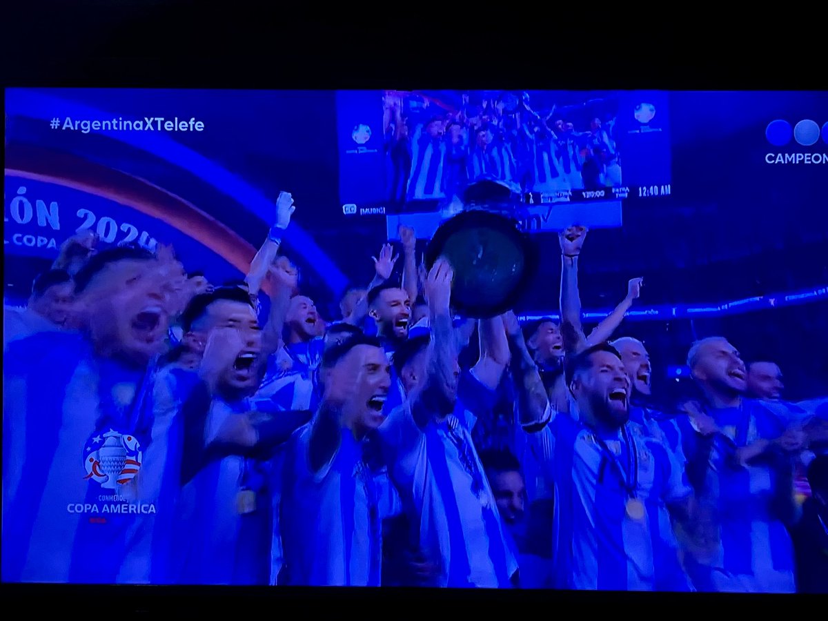 Solcito__'s tweet photo. GRACIAS POR TANTA ALEGRÍA 🇦🇷 
SE GANO!!!! 
GRACIAS HÉROES POR DARNOS EL ORGULLO DE SER #argentinos 
#CopaAmerica2024 https://t.co/msuV2EH1Ob