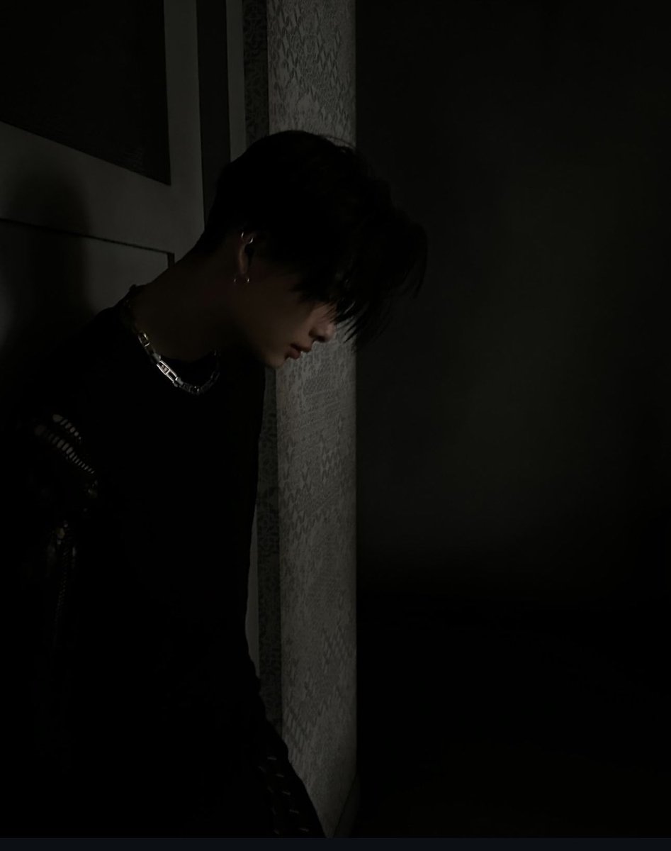 ni-ki’s aura is just so 😫😫😫😫 #NI_KI