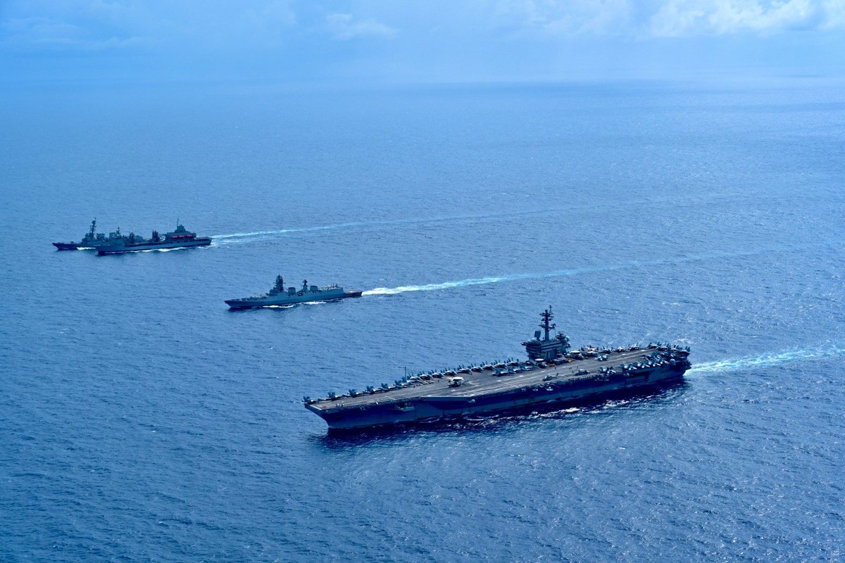 DDNewsGujarati's tweet photo. #IndianNavy ના જહાજ #INSAditya & #INSVishakhapatnam એ #12Jul ના રોજ અરબી સમુદ્રમાં @USNavy જહાજો USS થિયોડોર રૂઝવેલ્ટ અને USS ડેનિયલ ઈનૌયે સમાવિષ્ટ US નેવલ કેરિયર સ્ટ્રાઈક ગ્રુપ સાથે મેરીટાઇમ પાર્ટનરશીપ એક્સરસાઇઝ #MPX હાથ ધરી હતી https://t.co/lCD8nXZJVj