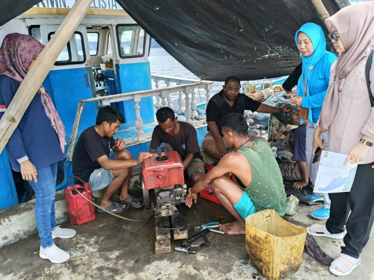 Halmia_Larijana's tweet photo. Kamis (11 -07- 2024), Halmia Larijana, Luhkan Kab.Halmahera Selatan melaporkan kegiatan penyuluhan Perawatan Mesin Diesel bersama teman penyuluh Perikanan diDesa Panamboang
#GiatluhkanSatmingkalAmbon
#Luhlapor
#HalmaheraSelatan
@BP3Ambon https://t.co/9DdU9FNtPX
