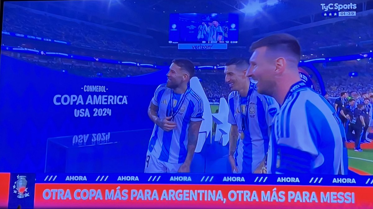 flopyc87's tweet image. 🩵🤍🩵