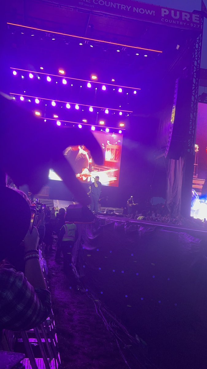 Well <a href="/lukecombs/">Luke Combs 🎤</a> sang to me and then threw beer on me... it's a love hate relationship😅 #countrythundersk