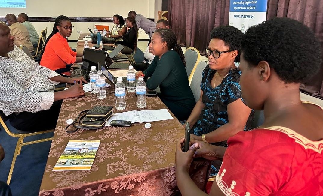 ComfwbRwanda's tweet photo. Last week, Rwanda's women in horticulture, supported by #COMESA #CEHA Project, completed a 5-day strategic planning &amp; budgeting workshop for the 2024-2029 period. Looking forward to seeing more #COMFWB members benefit from this initiative! #Horticulture #Empowerment #COMESA https://t.co/nA0BFtqOjm