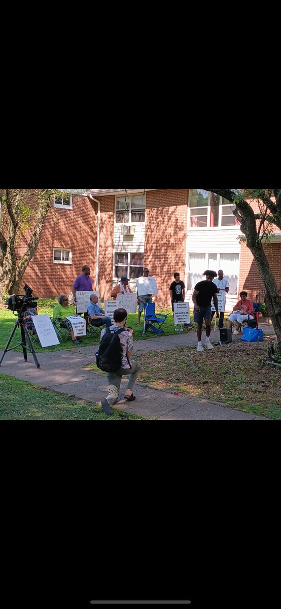 ct_state's tweet photo. Good evening friends,

Fighting for our community.  Please spread the word:

AUGUST 13th VOTE FOR BOBBY ON ROW B
BOBBY ROW B / BOBBY ROW B / BOBBY ROW B

Let’s Continue The Work!!!!
Experience Matters!!!! https://t.co/eu10Yk58go
