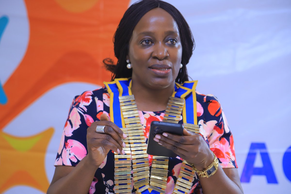 SondeRotary's tweet photo. Yesterday, we were privileged to host the DG @dgrotaryd9213 at Model Gardens, Sonde. She was pleased with our milestones and preached peace and accountability to our club members. #Sondeupdates https://t.co/R78aU5JvBh