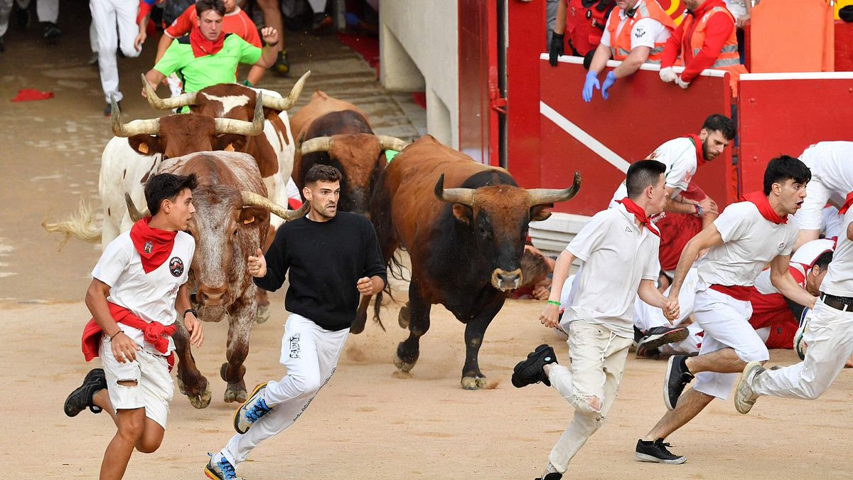 Dos30TV's tweet image. El último encierro de de San Fermín 2024 #Encierro8RTVE en #La1 arrasa con un 60.8% de cuota y 852.000 espectadores

Además, añade un 6.3% de cuota y 88.000 en su emisión #Simulcast en #24H

#QueVivaLaTele #Audiencias