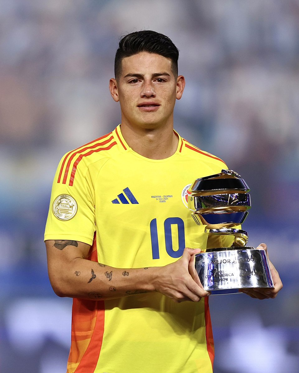 SaoPauloFC's tweet photo. Melhor jogador da @CopaAmerica 👏

Parabéns, @jamesdrodriguez, pelo prêmio e por conduzir a Colômbia em uma grande campanha na competição. 🇨🇴

📸 CONMEBOL Copa América™️ https://t.co/qOtgXJqGss