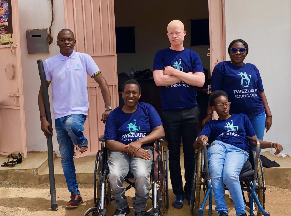 BugembeNelson's tweet image. How I Became A person With A disability♿️
📌I was born like any other normal child but at the age of 2 years when i was taken for immunization the doctor used an expired vaccine and he injected it into me.
📌I started feeling pain and i couldn’t walk my left leg became stagnant…