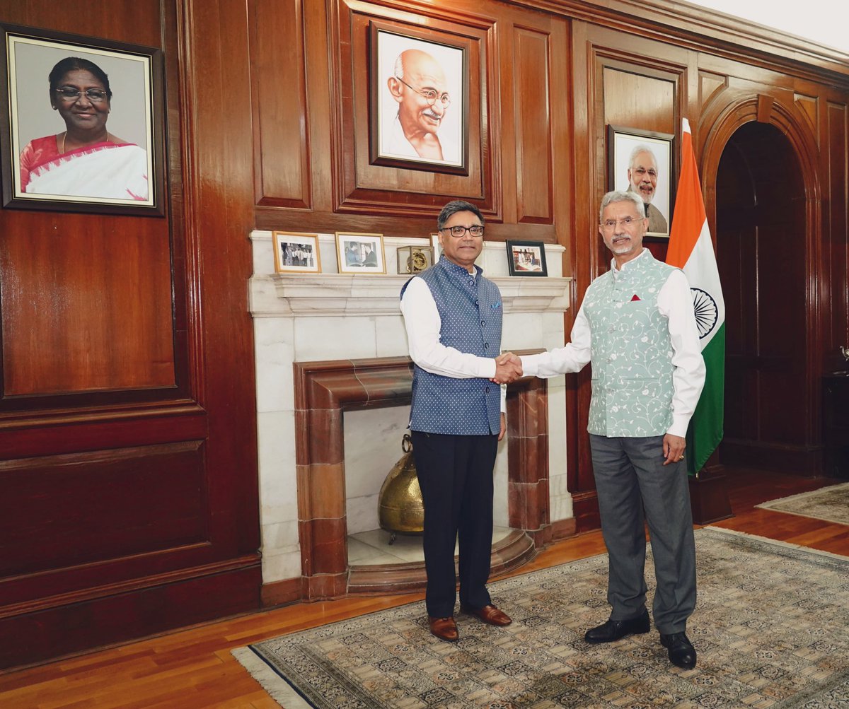 Congratulate Foreign Secretary <a href="/VikramMisri/">Vikram Misri</a> as he assumes his new responsibility today. 

Wish him a productive and successful tenure.