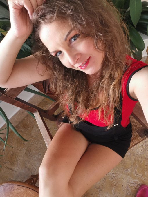 Coucou bien dormi ? 💋  📷https://t.co/skPE5TXv4L Mon site 📷https://t.co/u9hrfZOQGl https://t.co/xNt0F