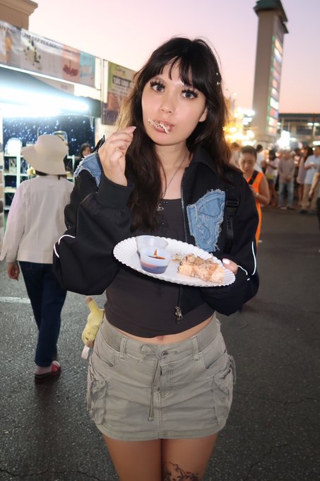 night market season 🌗 https://t.co/4SOqIiPajb