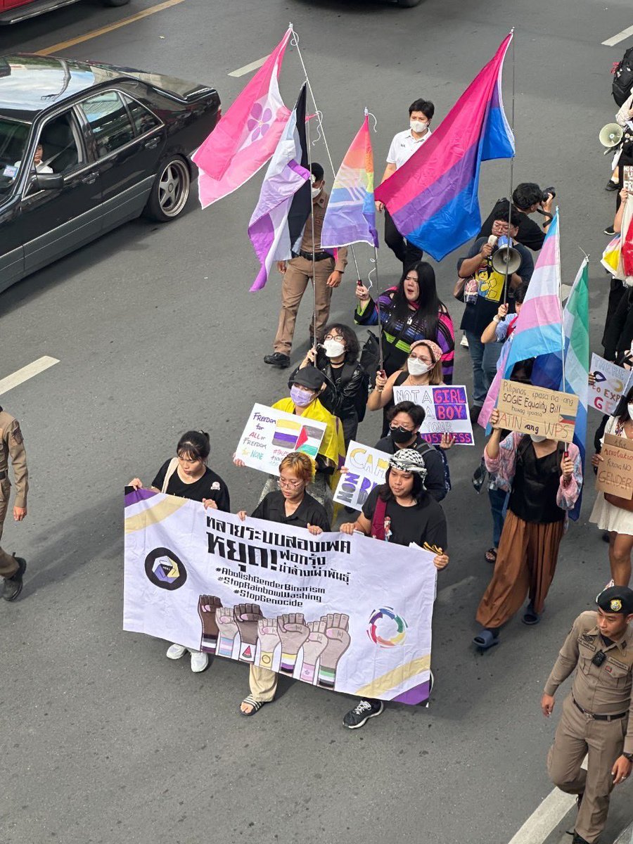 hcnlth's tweet photo. 📸 เก็บภาพ ความสำเร็จ ในงาน💛🤍 #NonbinaryRising 💜🖤ที่เป็นไปอย่างทรงพลัง และงดงาม
แต่งานการเรียกร้องความเท่าเทียมของ บุคคลนอนไบนารี เพศหลากหลาย และประเด็นสิทธิมนุษยชน ทั้งเหตุการณ์ในเมียนมาร์ ปาเลสไตน์และ สิทธิแรงงานทั่วโลก ยังคงต้องทำต่อไป ✊
ขอบคุณทุกท่านอีกครั้ง https://t.co/tVpHIew53N