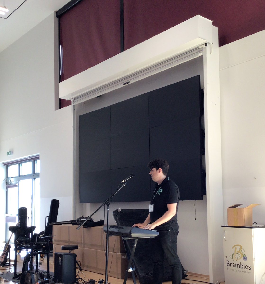 BramblesBeech tweet media