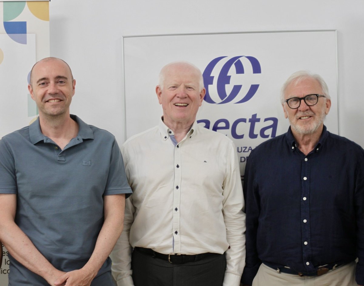 Secot_'s tweet photo. 🚀✨ #Cooperativismo como alternativa viable y sostenible para el #emprendimiento 🌱🤝
#cooperativas  granadinas recibirán el apoyo de @SecotG25062 gracias a un convenio de colaboración firmado con @FAECTA_
🔗 https://t.co/4rVymcCa23
#Emprendimiento #SECOT #FAECTA #Granada https://t.co/M0NgmQdiQr