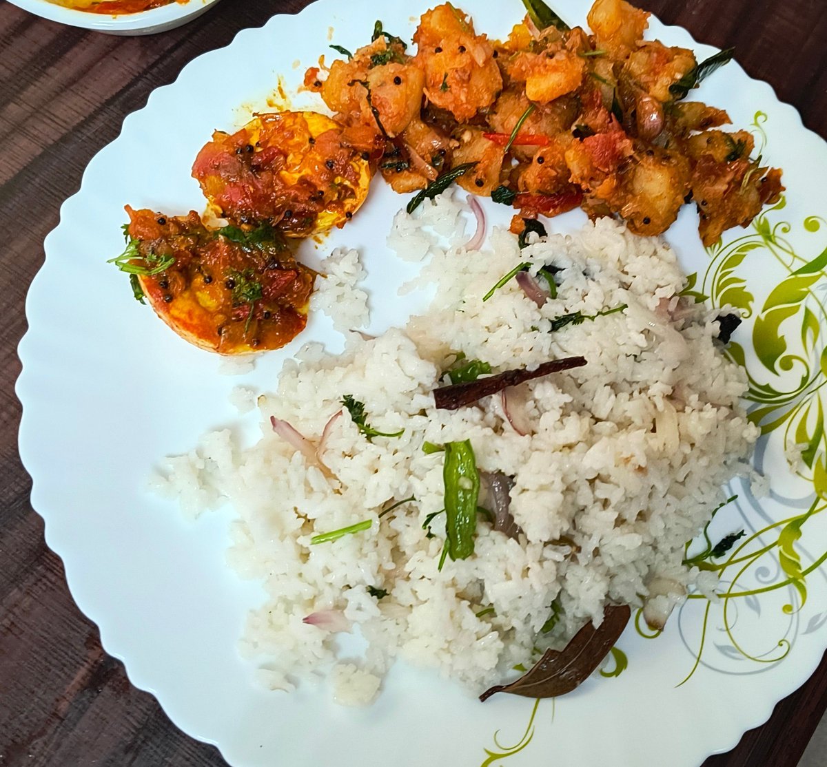 RMMurugesan555's tweet image. Ghee Rice ✨
Potato fry ..✨
Egg gravy .......✨

#TodayLunch ..🙌