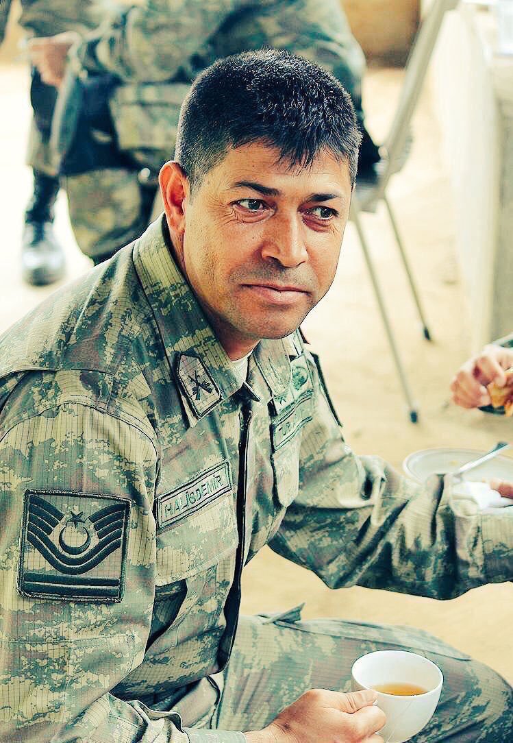 "Ey, bu topraklar için toprağa düşmüş asker! 
Gökten ecdâd inerek öpse o pâk alnı değer."

 #ÖmerHalisdemir