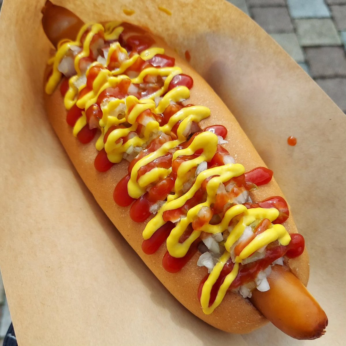 kazuyahashimoto's tweet photo. ホットドッグが食べたくなって検索しまくって、これだっ!って見つけたキッチンカーの #sunnysidecafe さん。
インスタで出店場所を確認したら今日はここ #三王山ふれあい公園 だったのでツーリング先が決定(笑)
メニュー迷ったけどやっぱり初めましてはスタンダードでしょ!
いただきまーすヽ(^0^)ノ https://t.co/TUPphbFc3a