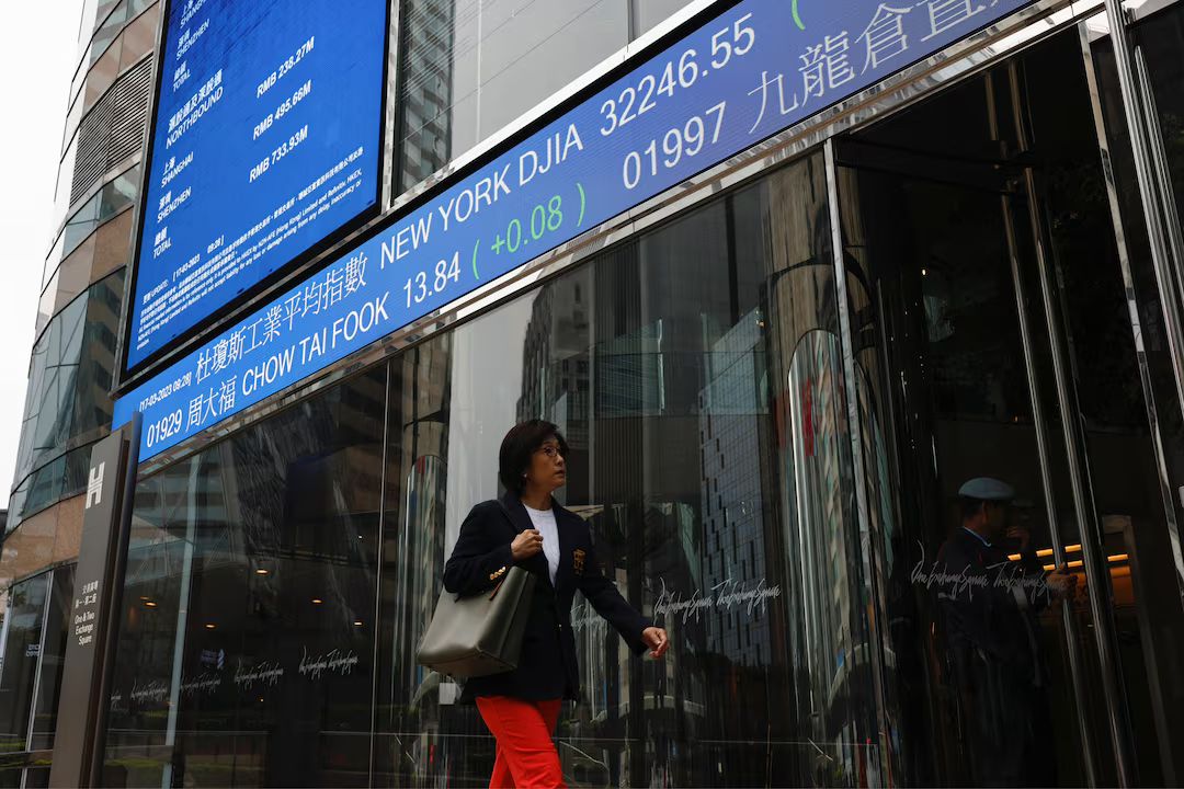 🚨🇺🇸 MARKETS REACT TO TRUMP ASSASSINATION ATTEMPT

U.S. bond futures slipped, and the dollar firmed on Monday after the attack on Donald Trump increased his election odds, adding political uncertainty.

Thin trading due to a Japanese holiday saw modest dollar gains while Treasury