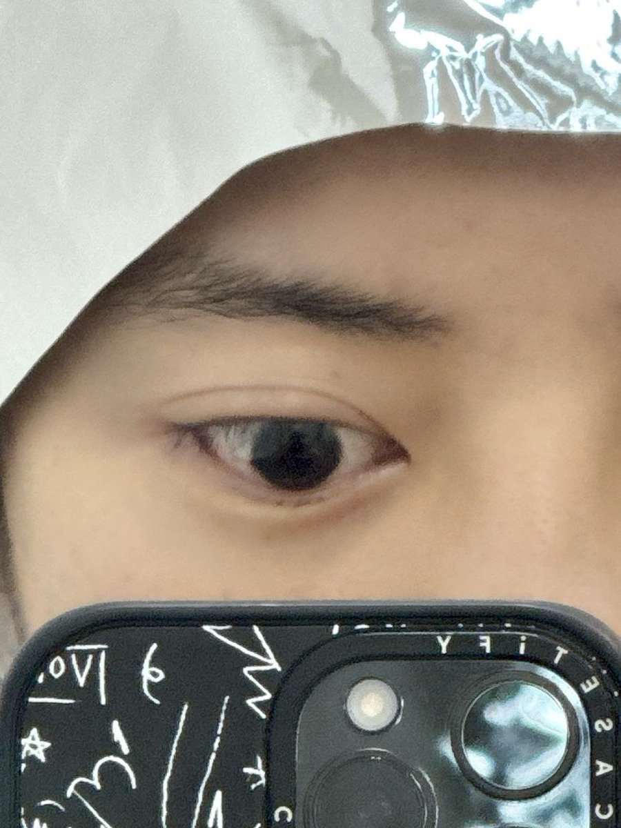 BBHE_'s tweet photo. وقتی خودشم میدونه بوسیدنی ترین چشم دنیارو داره: 🥹

#CHANYEOL #찬열
@weareoneEXO ׅ https://t.co/IlWjleoZmx