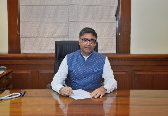 Vikram Misri assumes charge as Foreign Secretary today. 

Mr. Misri is a 1989 batch IFS officer. He was serving as Deputy National Security Advisor in National Security Council Secretariat. 

He has served as Indian Envoy in China, Myanmar and Spain. 

He has succeeded Vinay
