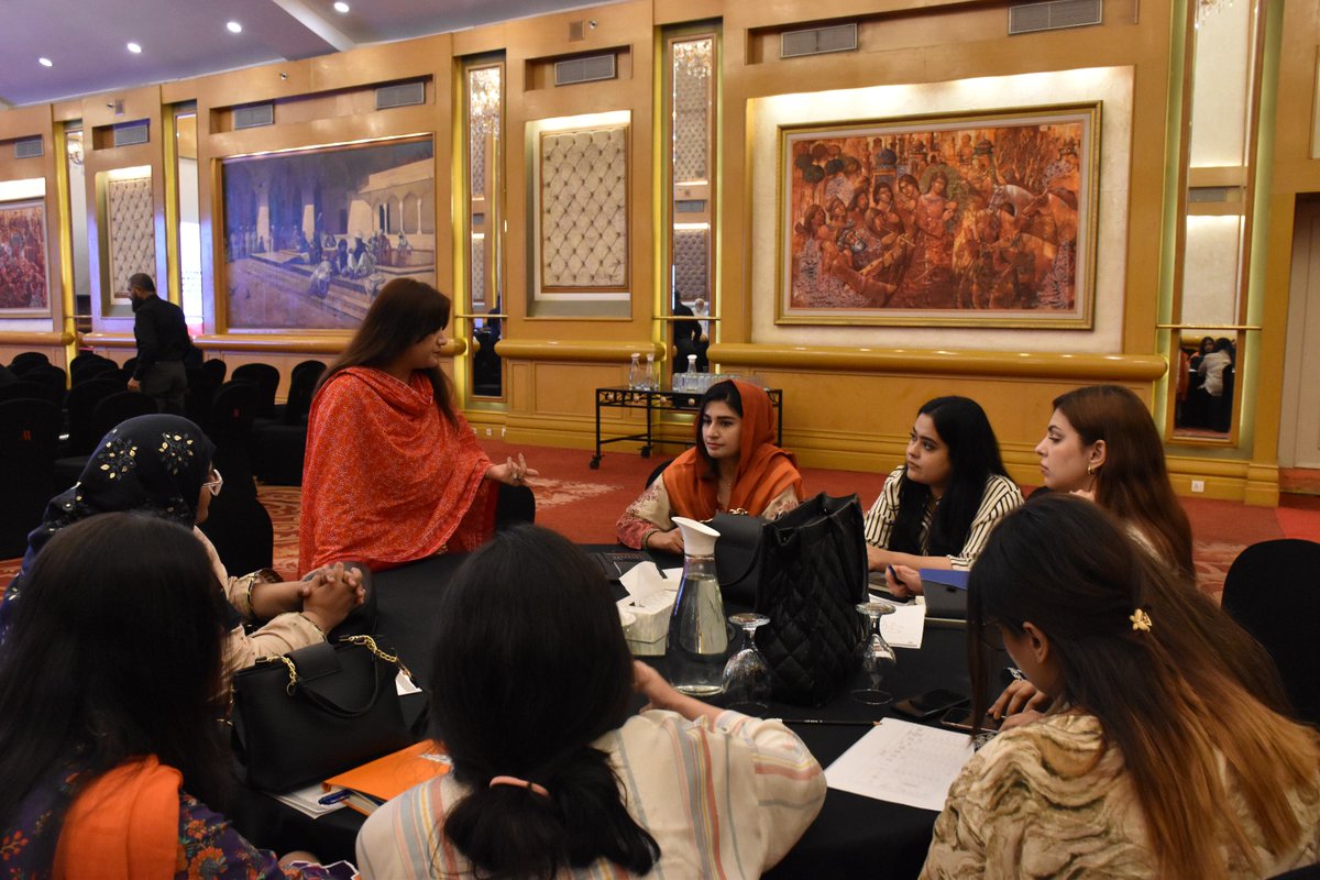 FAOPakistan's tweet image. Thank you to all the Pakistani companies/vendors who attended our Training Workshop on working with FAO and the UN! Your participation helps broaden the vendor base and enhance competitive procurement processes. 
#FAOPakistan #UNTraining #BusinessGrowth
