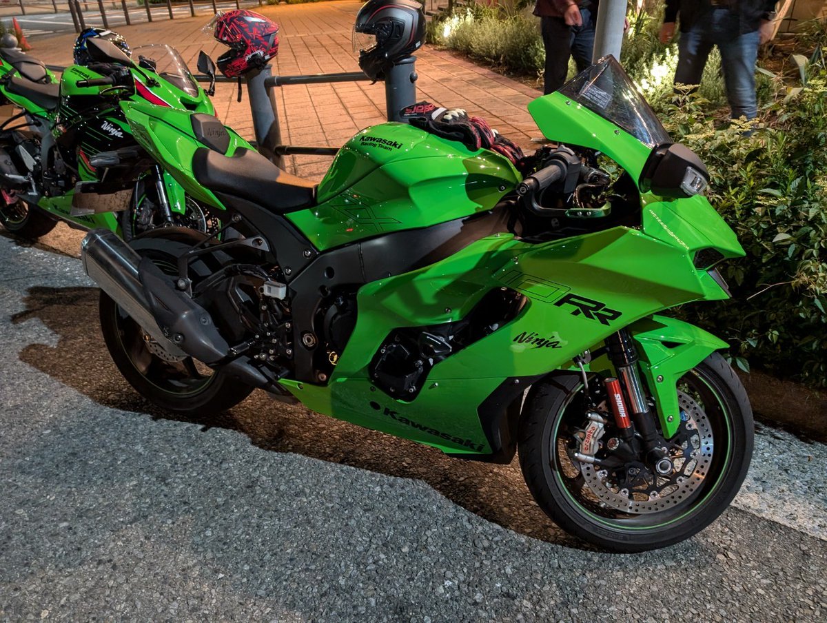 Nijimas_Sword's tweet photo. みなとみらいでドギャってた
あとバイク買った
ZX-10RR https://t.co/soJ7kcjtRZ