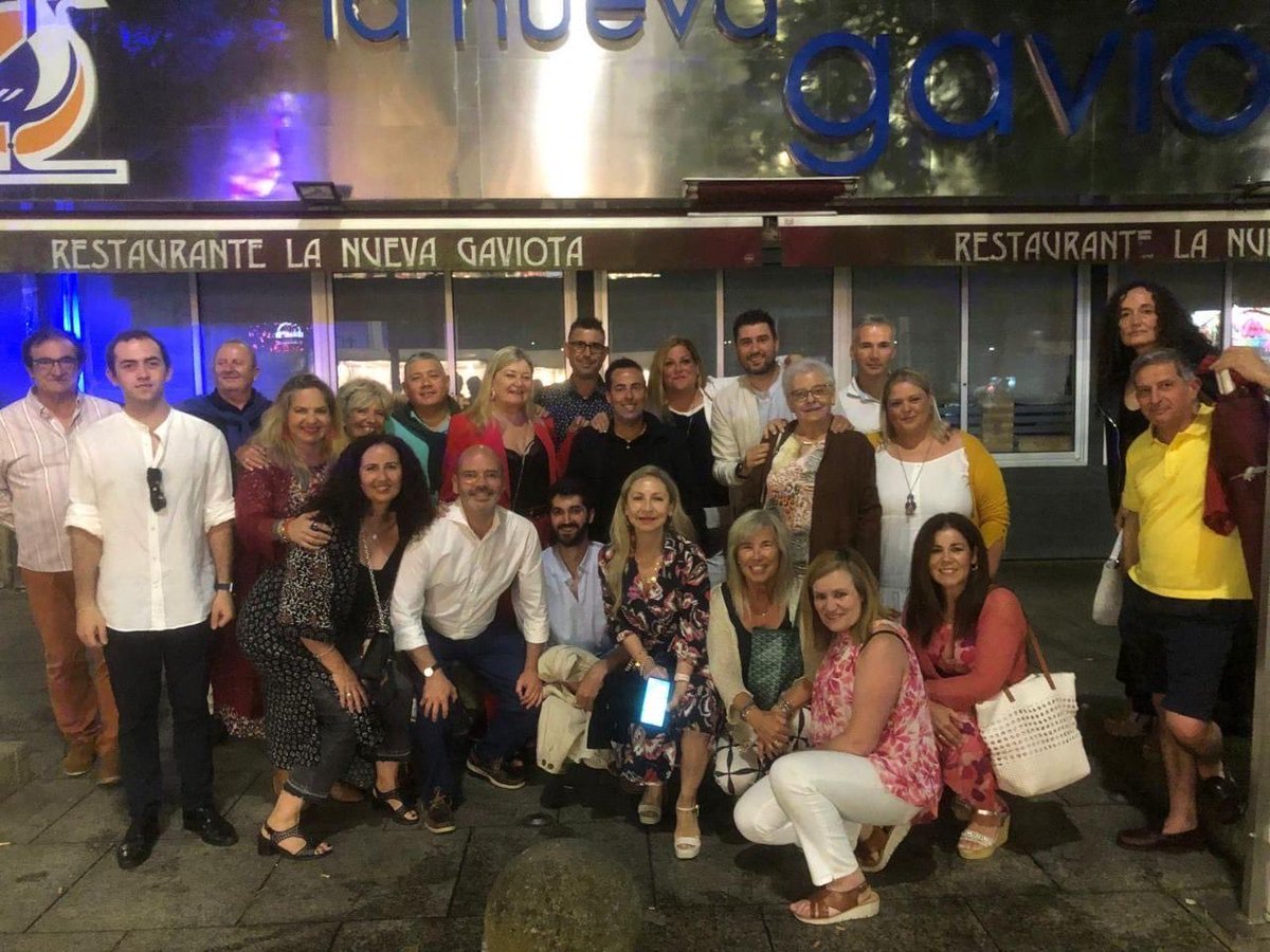 ygarciafernande's tweet photo. Tradicional quedada con motivo de las fiestas #VirgendelCarmen en el #BarrioPesquero con los compañeros del #DistritoV agendado para el 2025 @ppsantander @ppcantabria @ppopular @gppcantabria @gmpsantander https://t.co/SUXM37EV9w