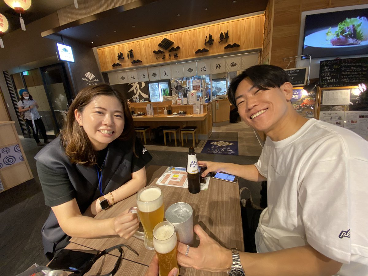 rtakahashi_ph's tweet photo. #さぁ持続可能な在宅薬局の話をしよう
#日本在宅薬学会 

無事ランチョンセミナー終えることができました！
アサイクルのみなさん@ryosei_asai とメディカルクルーズのコラボ、とても良い経験させてもらいましたー！

そして、何より1番前で聴いてくれたみなさんが本当に勇気づけてくれた…薬剤師のわの皆さん始め、たくさんの方に感謝です😭

芳川さん@TAKUG23611214 、なんとかいい形でいけましたね…笑
最高でした！

聴いて下さったみなさんありがとうございました😭
またぜひ立ち呑みくるーずでお会いしましょう〜！