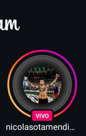 Sabes que se vienen altos edits en tiktok de la scaloneta cuando ves que otamendi está haciendo un vivo