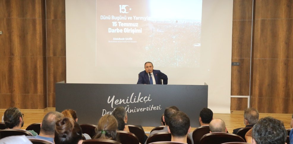 BursaTeknikUni's tweet photo. Bursa Bölge Adliye Mahkemesi Başkanı Abdülkadir Şahin @BursaTeknikUni 'de verdiği, 'Dünü, Bugünü ve Yarınıyla 15 Temmuz Darbe Girişimi' başlıklı konferansında "Darbe girişiminin detayları Bursa’da deşifre edildi" dedi.
 https://t.co/pDuHxxnW66 https://t.co/paG4FRnc44