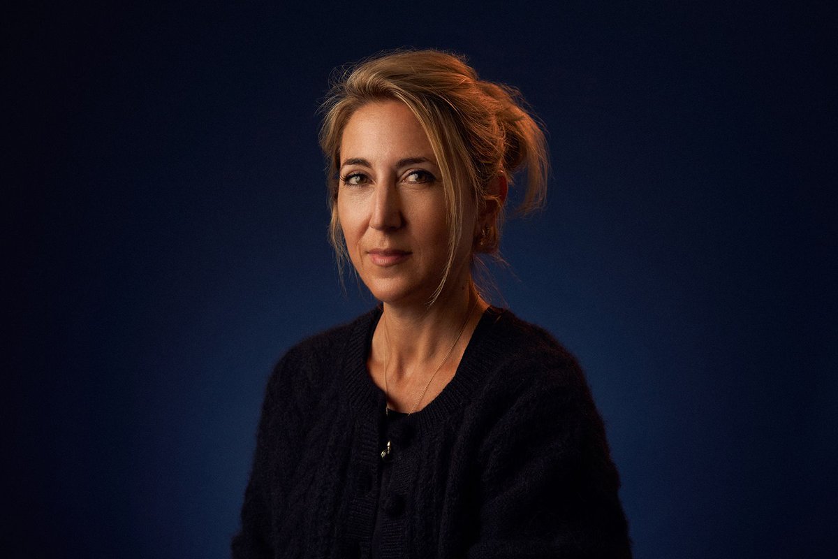 StandardIssueUK's tweet photo. Welcome to the first podcast of the week! In it, @hazedavis chats to best-selling author @lisajewelluk about her first Marvel outing, Breaking The Dark, as well as None Of This Is True, killing characters and writing her first book as a bet. Have at it! https://t.co/RMOwMy7BVM https://t.co/F721IFqxYJ