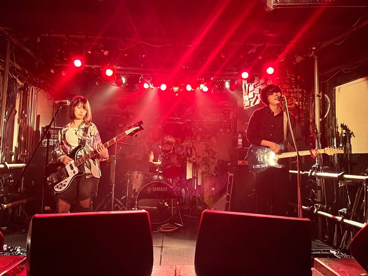 band_swampman's tweet photo. 7/14 Vatelier.presentsキャンバスを彩る

Vatelier.さんの初自主企画にお邪魔しました🕊️
見に来てくれた方、共演して頂いた方々、そしてお誘い頂いたVatelier.さん、ありがとうございました❕

 #SWAMPMAN
 #バンド
 #インディーズバンド
 #スリーピースバンド
 #邦ロック https://t.co/6cCZDr3Da2
