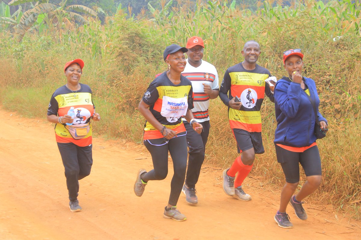 Kh3Kampala's tweet photo. When you run like the beer tent is the finish line! Cheers to another epic KH3 Jinja Relay 🏃‍♂️🍺

#OnOn
#Hash
#HashHouseHarriers 
#Hashers
#KH3JinjaRelay
#KampalaJinjaRelay
#RunninginKampala
#KH3 
#BeerPowered
#Uganda 
#Running 
#KampalaRunners
#KampalaHashHouseHarriers https://t.co/evxObgF1hA