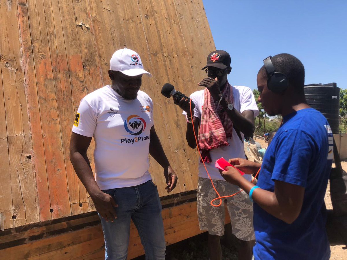 Sikika254's tweet photo. Happy Monday! π Sikika reporters are dedicated to bringing transformative radio programs to Kakuma, Kalobeyei settlement, and the Turkana people. Despite challenges, they're making a positive impact! π»π« #SikikaReporters #CommunityImpact https://t.co/ukr66rzoCb