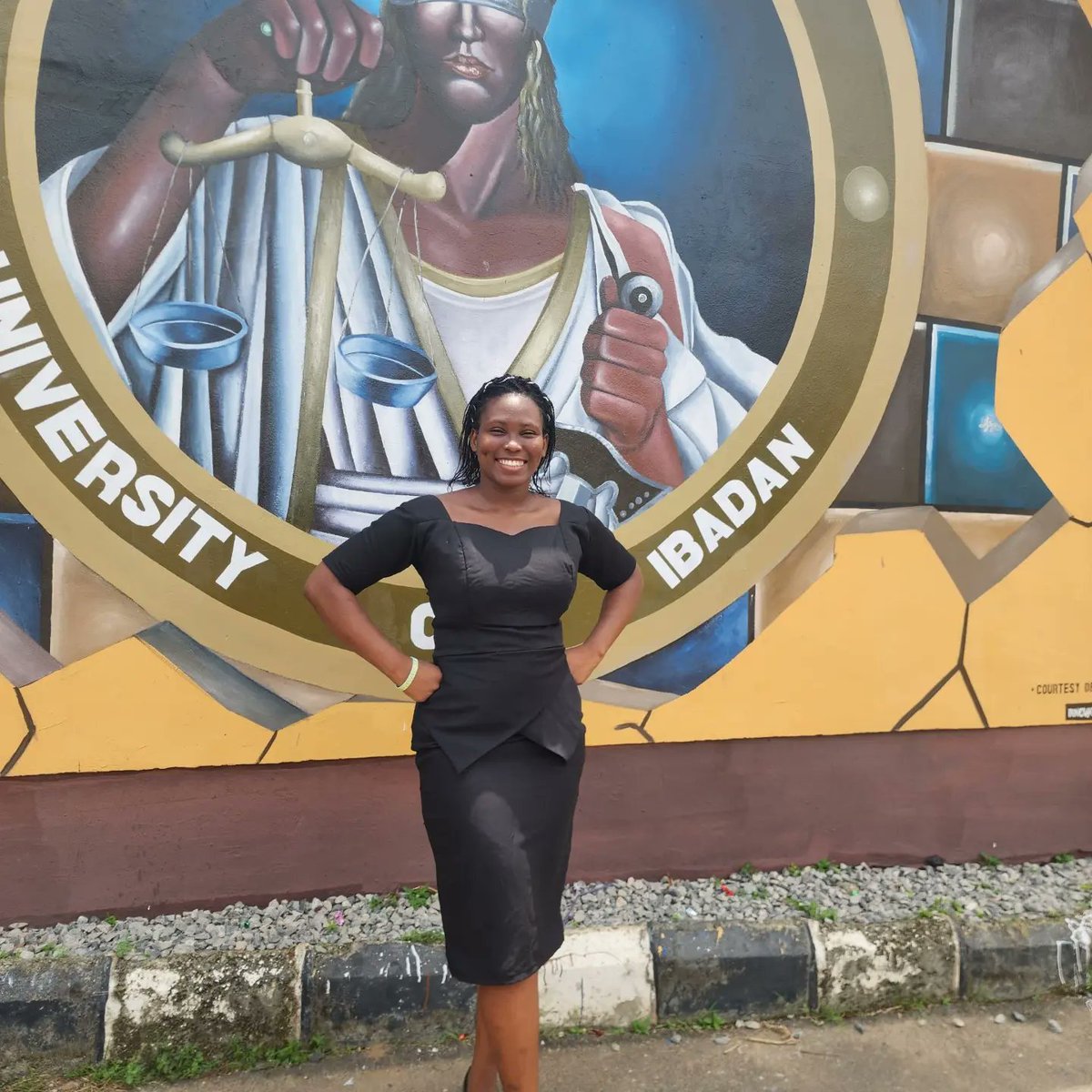 AdurojaVictoria's tweet photo. Law graduate series.... https://t.co/IAonR9Z9wk