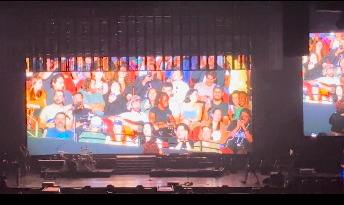 rclark68's tweet photo. @AJRBrothers @thattrumpetchic what can I say? The concert was awesome! I had a wonderful time . Thank you! #TMMLA https://t.co/YMZJsv1cWN