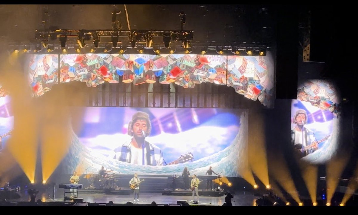 rclark68's tweet photo. @AJRBrothers @thattrumpetchic what can I say? The concert was awesome! I had a wonderful time . Thank you! #TMMLA https://t.co/YMZJsv1cWN