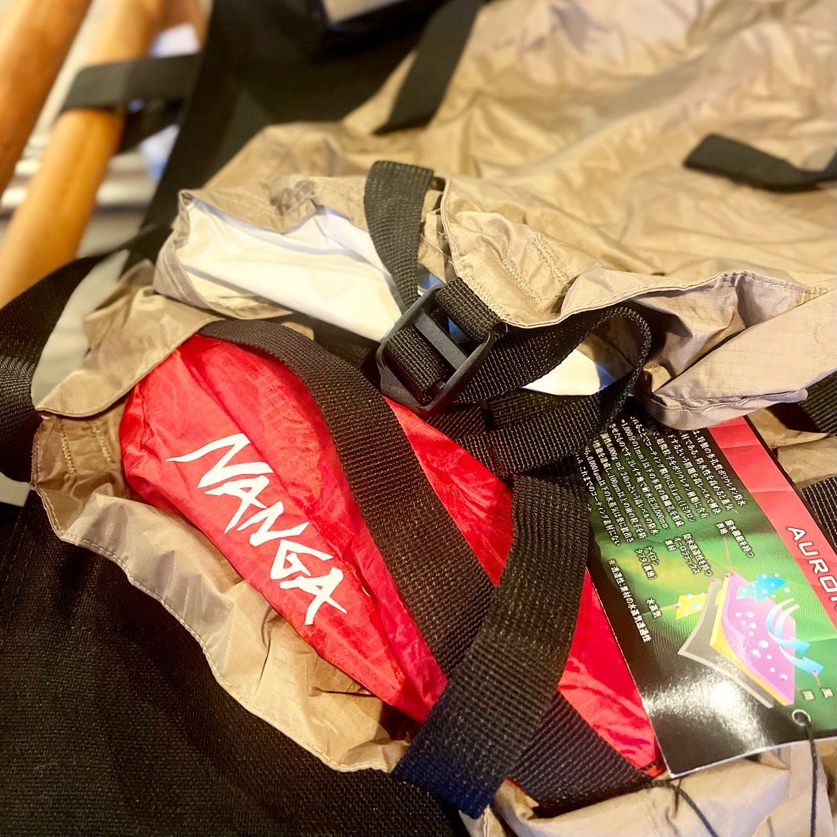 tateisukanna_'s tweet image. もしかしてまだシュラフの収納に
時間かけて苦労してますか？

収納してからしっかりベルトでコンプレッション

オーロラテックスで防水透湿
LEVEL 8まで収納出来る
大きめCOMPRESSION BAG

あのストレスからさようなら

tateisukanna.stores.jp/?category_id=6…

#タテイスカンナ #nanga #compressionbag #camp #収納