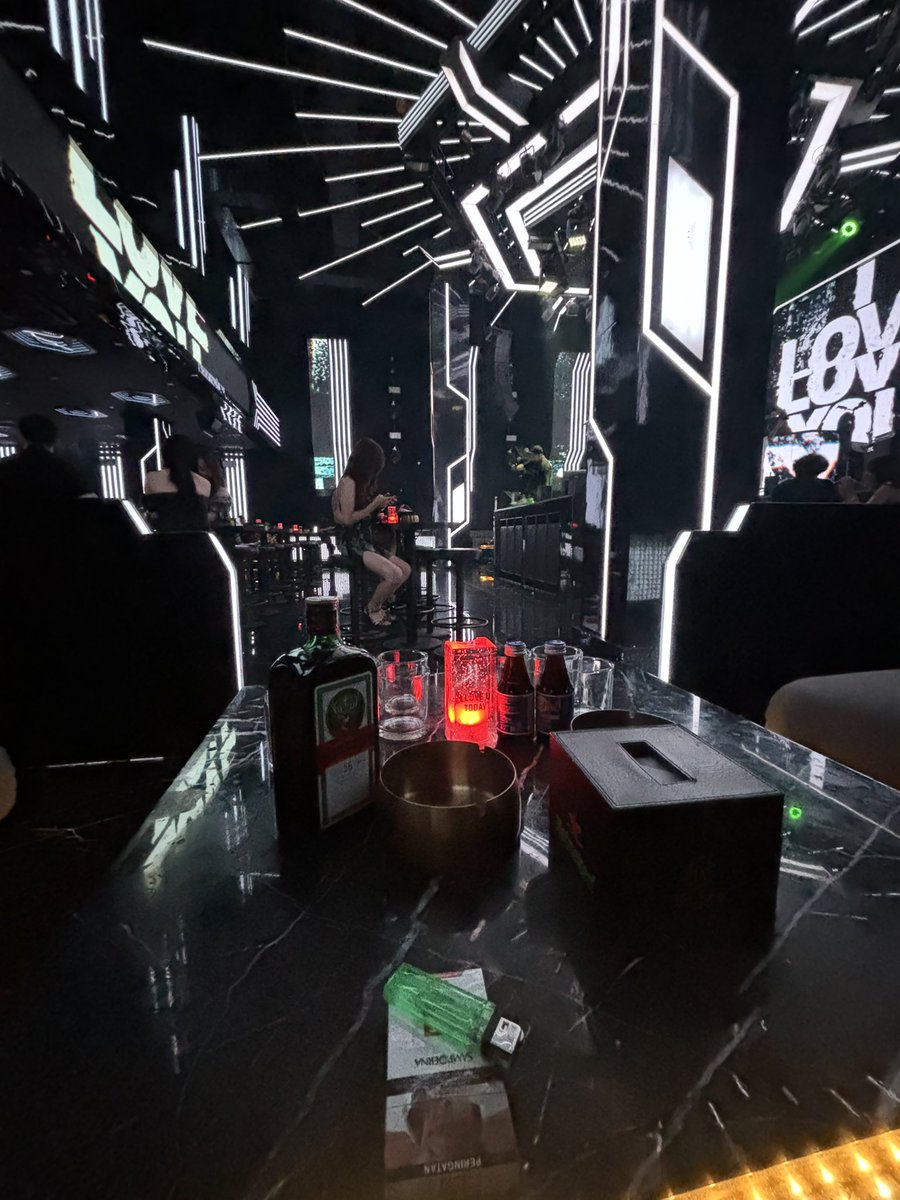 pov: <a href="/hysayangq/">plutoormaybeoneday</a> early in the month