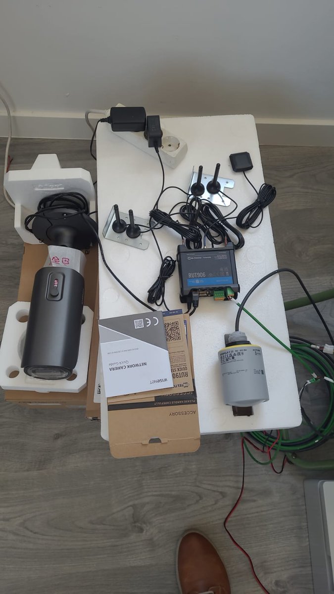 emeritus_EU's tweet photo. 📢 We have installed our first sensor point for monitoring pollution in the Guadalhorce River with the Local Police of Malaga and @CETAQUA 📡🌞🌊
👉Read more: https://t.co/kY6pfdQ97T
#remotesensing #EnvironmentalSecurity #EnvironmentalProtection https://t.co/F8LrQnYs0j