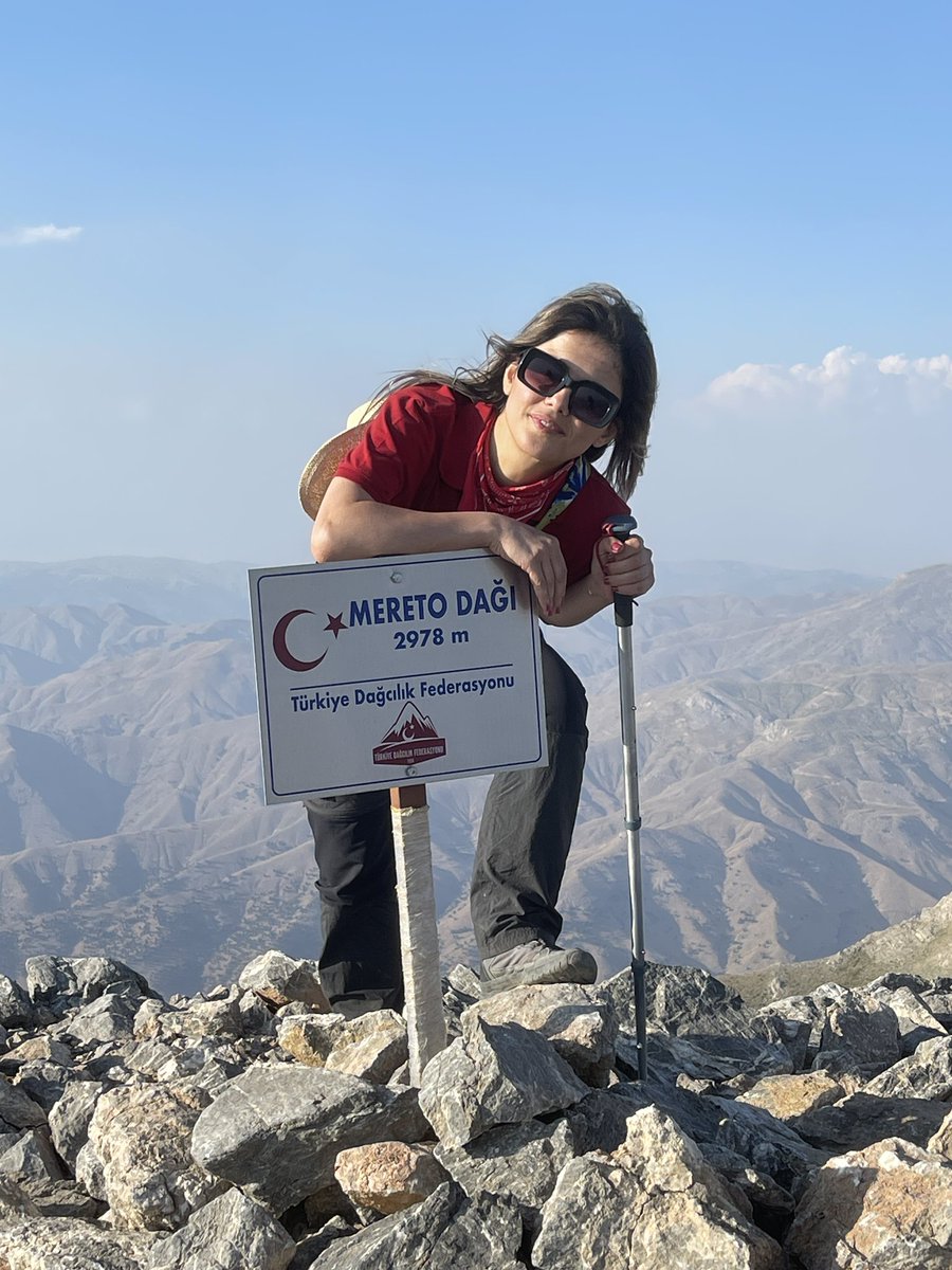 nihayetkbradanr's tweet photo. 3 sene sonra yeniden mereto zirvesi
Aile boyu Mereto Zirvesi 🏔️
#Mereto https://t.co/bxvNQXseo2