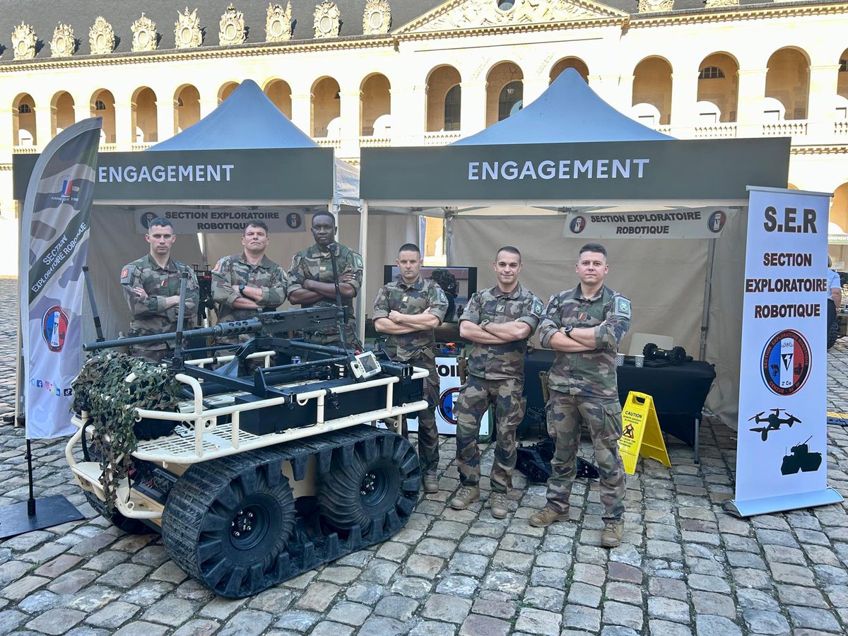 Hier, à l'occasion du #14juilllet, notre Section Exploratoire Robotique était à Paris pour présenter leurs robots 🤖