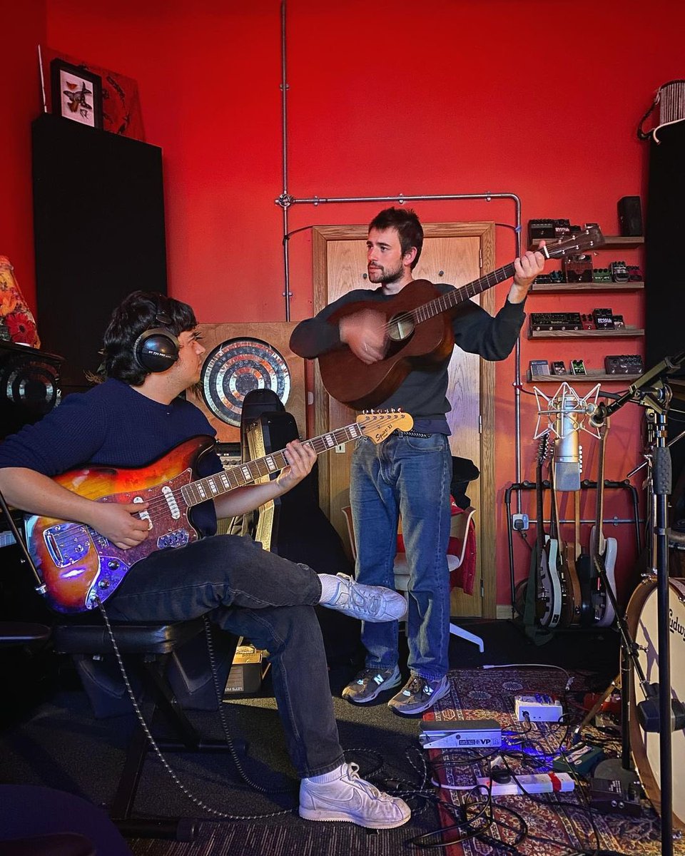 charlie rowe during the recording sessions for his ep ‘grapefruit’