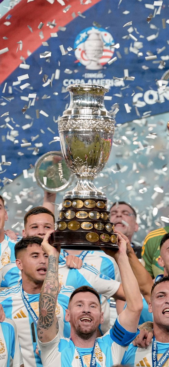 𝟒𝐊 #Wallpapers 
╘ 📁 Lionel Messi ᴳᴼᴬᵀ 🐐🇦🇷
  ╘ 📁 Copa America Champions 2024. 🏆