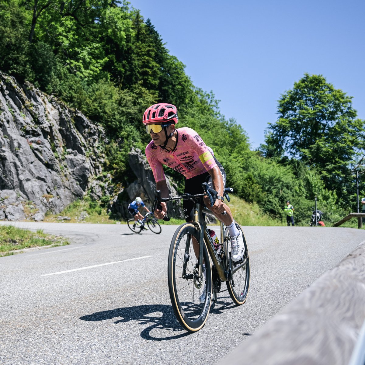 Tour de France™ (@letour) on Twitter photo 🔃 RT si tu penses que 🇪🇨 <a href="/RichardCarapazM/">Richard Carapaz M</a> est le coureur le plus combatif de la semaine passée du #TDF2024. 🔃 RT si tu penses que 🇪🇨 <a href="/RichardCarapazM/">Richard Carapaz M</a> est le coureur le plus combatif de la semaine passée du #TDF2024.