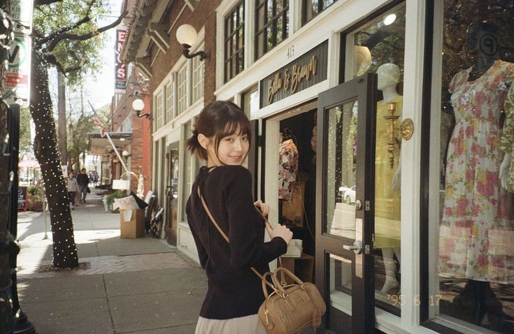 [1] finding interactive moots!

— she/her, multi stan, filo 
— looking for gdm, dm buddies, &amp; oomfs
— not new to #kpoptwt #stantwt #studytwt #bloomtwt #anitwt #promotwt 
— mainly enha and svt, any fandom is welcome > . < 

♡ / ↻ is appreciated!