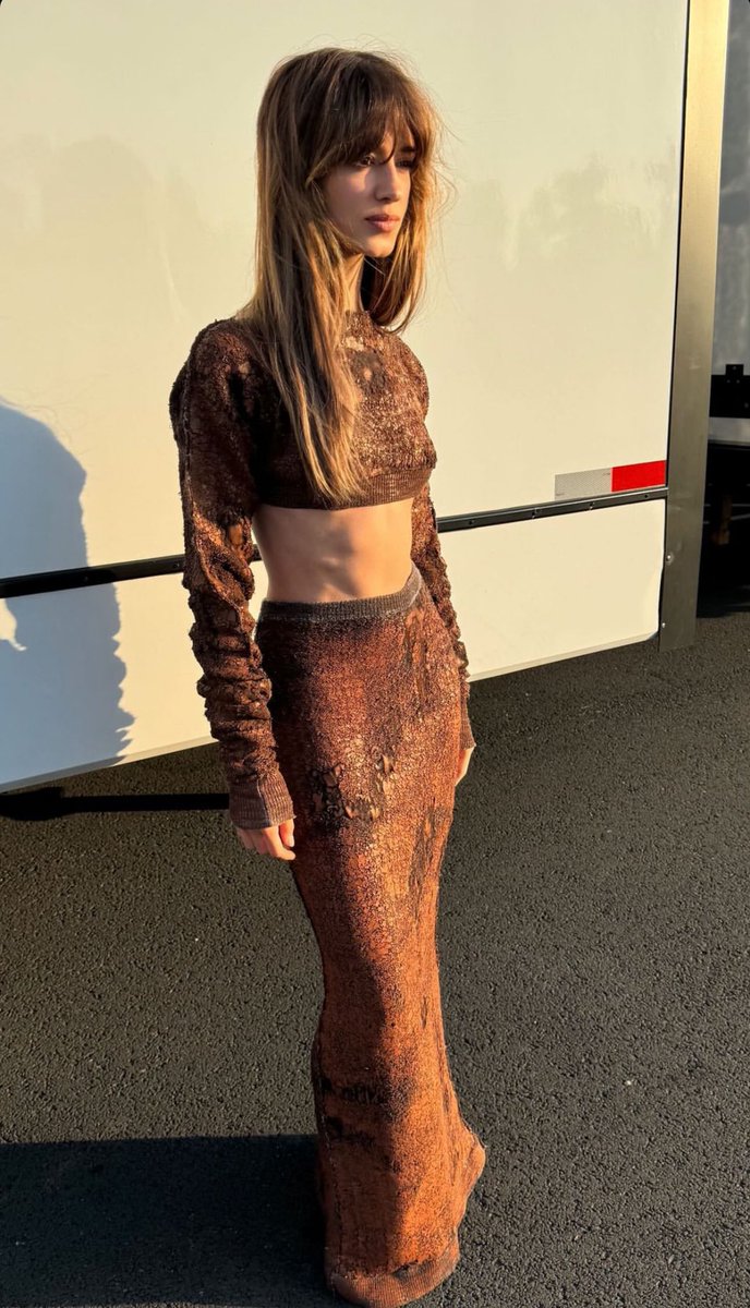 dejonessource's tweet image. Daisy Edgar-Jones before Charlize Theron's «Africa Outreach Project»